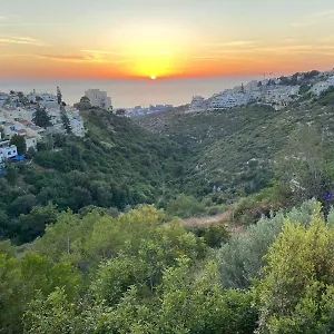 לאקז'רי הום אחוזה דירה חיפה